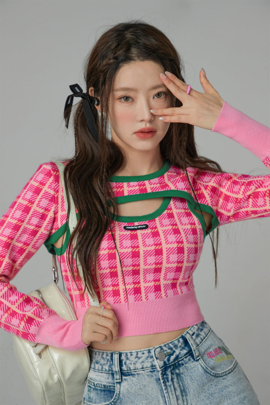 CHUU 2-Layers Chest Cutout Check Knit Sweater