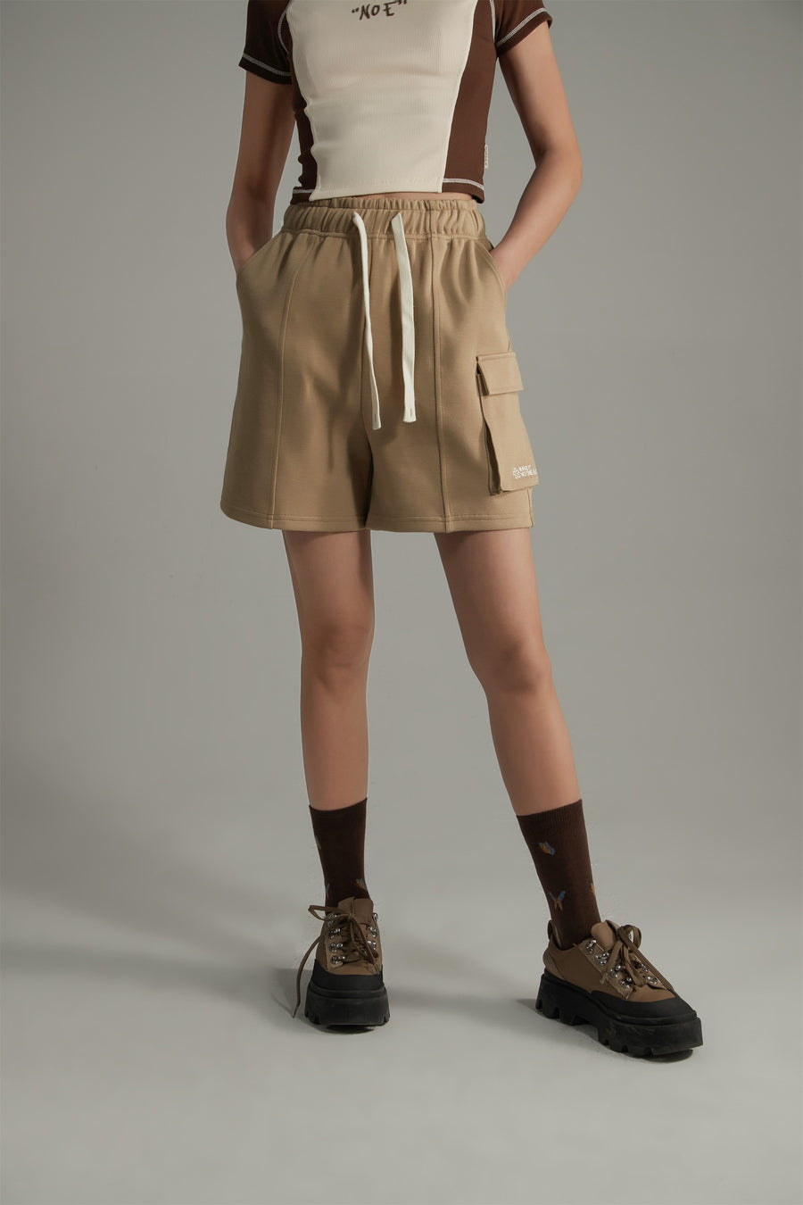 CHUU Cargo Pocket Jogger Shorts