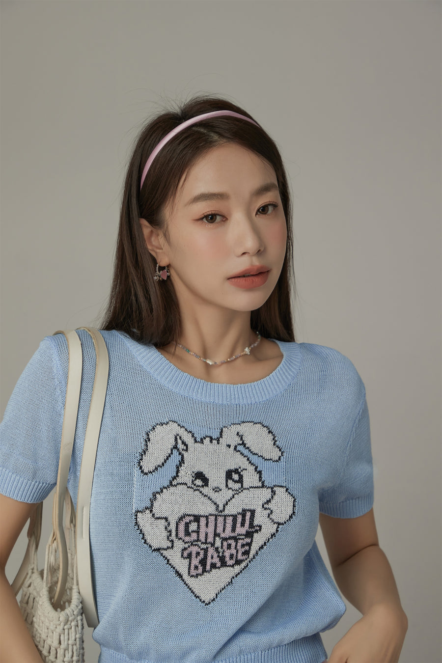 CHUU Rabbit Cropped Knit Top