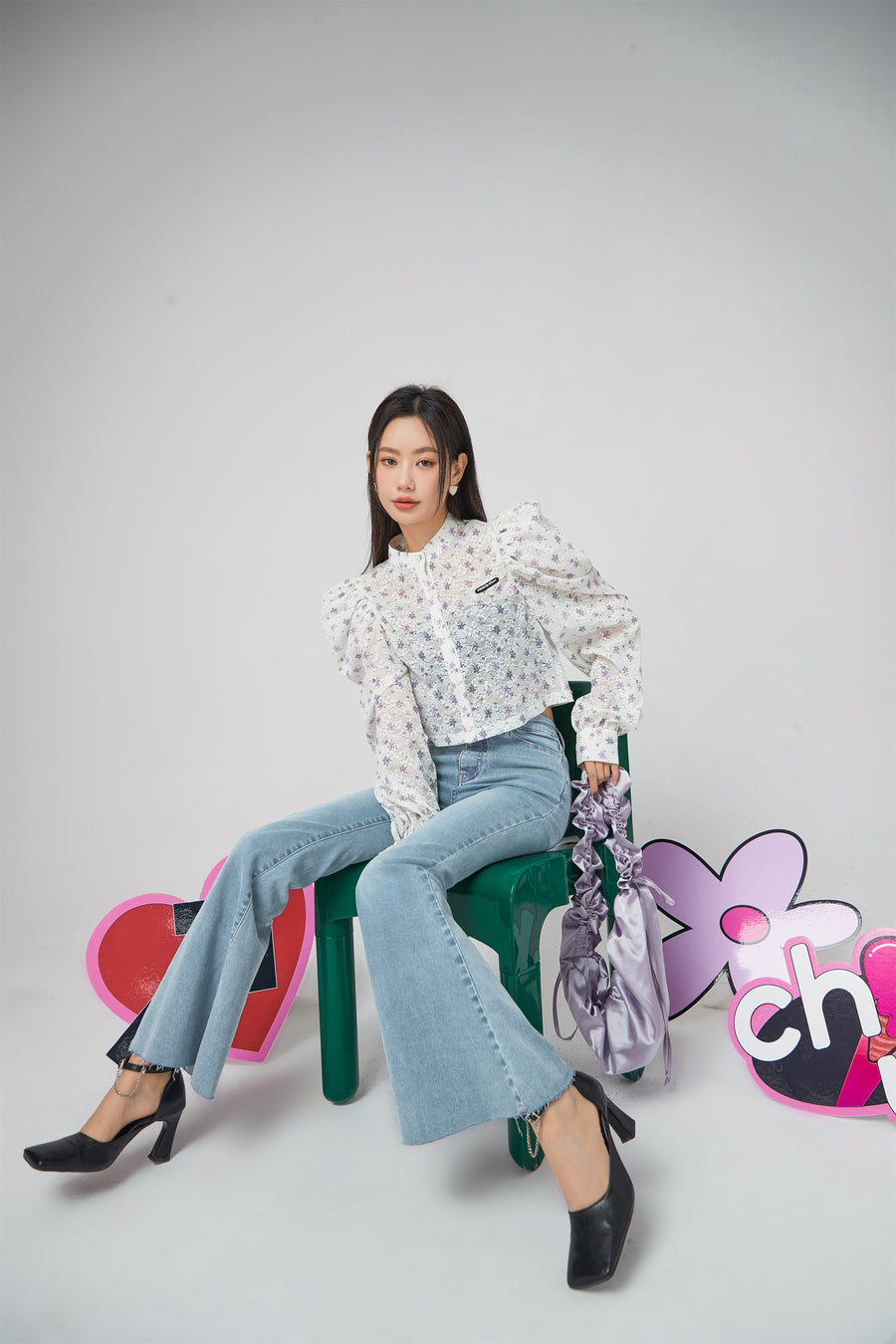 CHUU Flower Eyelet Puff Blouse