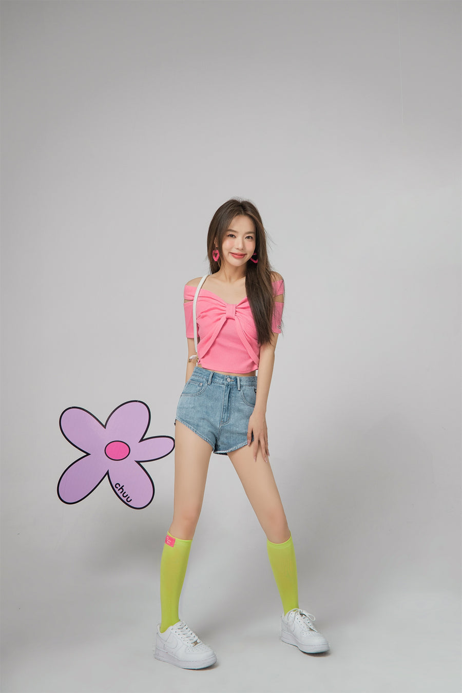 CHUU Simple High-Waisted Denim Shorts