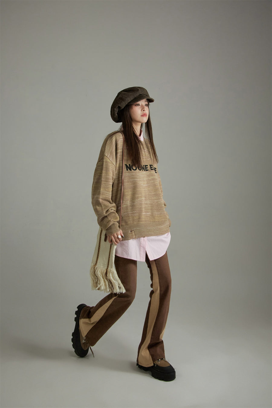 CHUU Noe Logo Loose Fit Knit Sweater