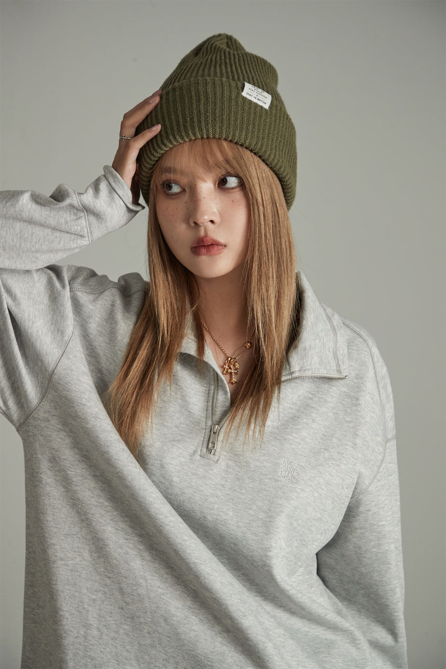 CHUU Simple High Neck Zip-Up Sweatshirt