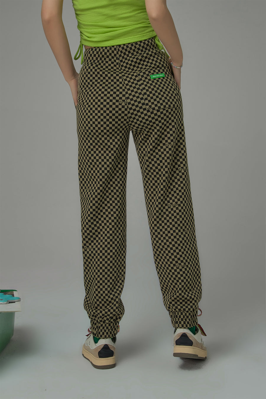 CHUU She Lived For Herself Checkered Pants