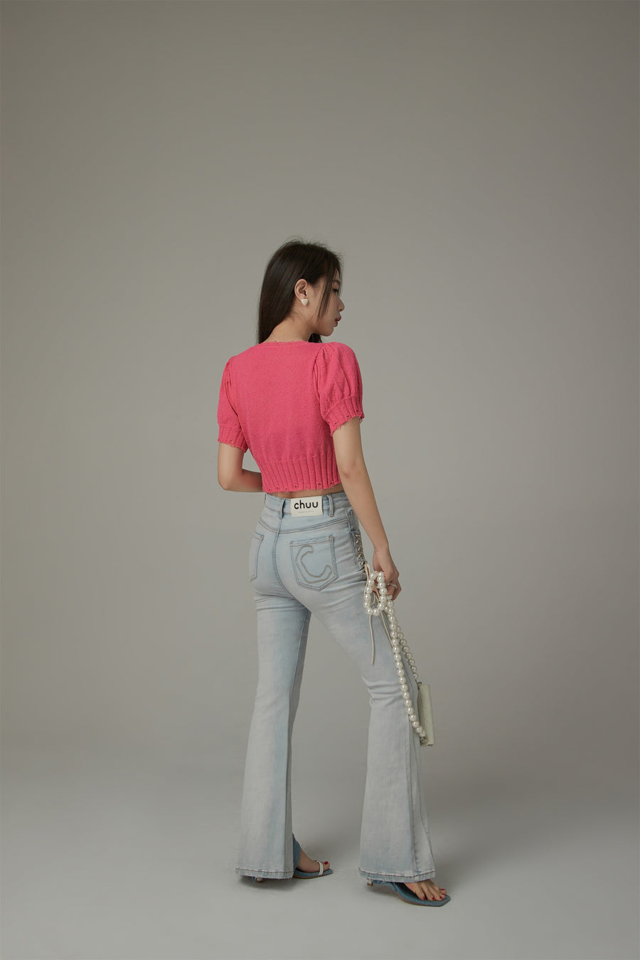 CHUU Embroidered Split Cropped Knit Top