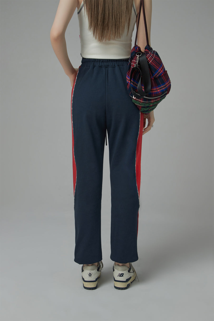 CHUU Contrast Colors Jogger Pants