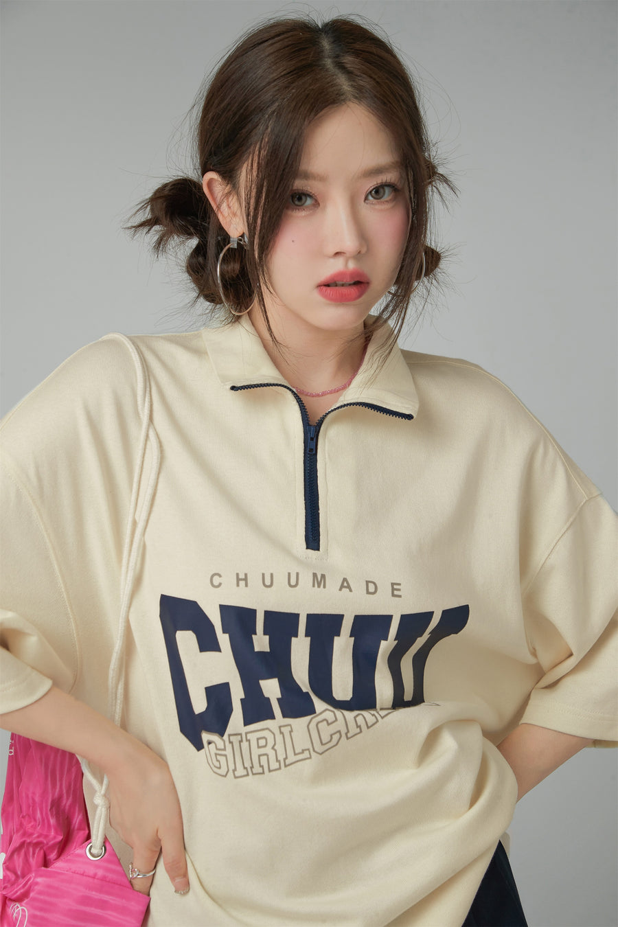 CHUU Girl Crew Half Zip-Up Loose Fit T-Shirt