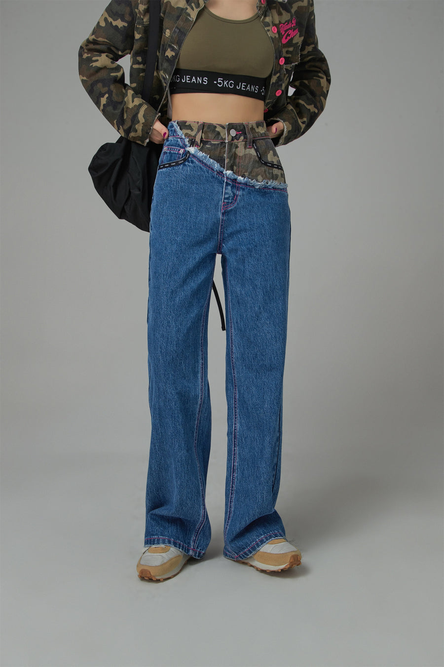 CHUU Stitched Camouflage Straight Denim Pants