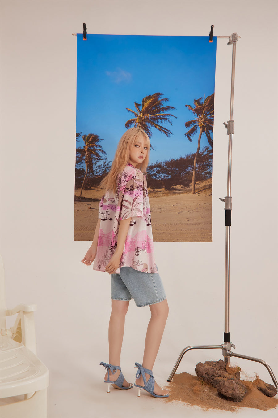 CHUU Holiday Hawaiian Print Shirt