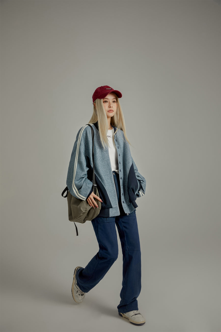 CHUU Noe Vertical Logo Color Matching Loose Fit Jacket