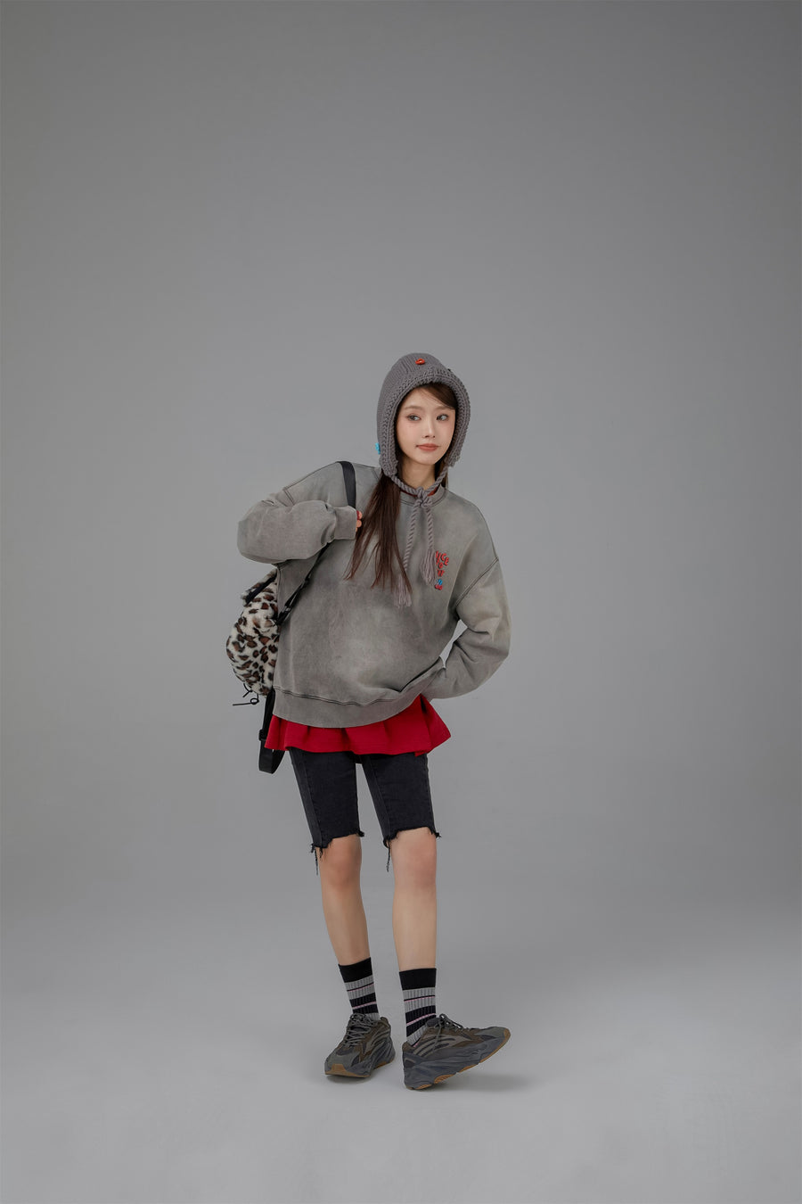 CHUU We Have Met Before Chuu Loose Fit Sweatshirt