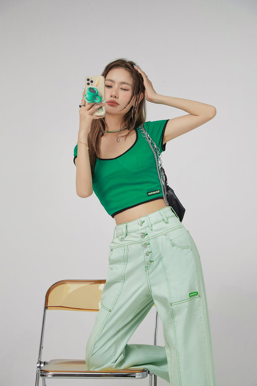 CHUU Deep U-Neck And Back Crop Top