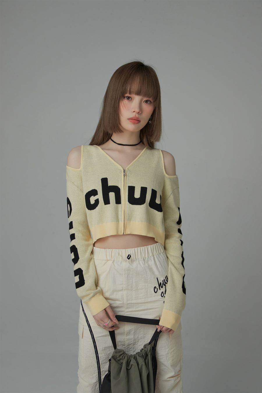 CHUU Shoulder Cut Out Crop Zip-Up