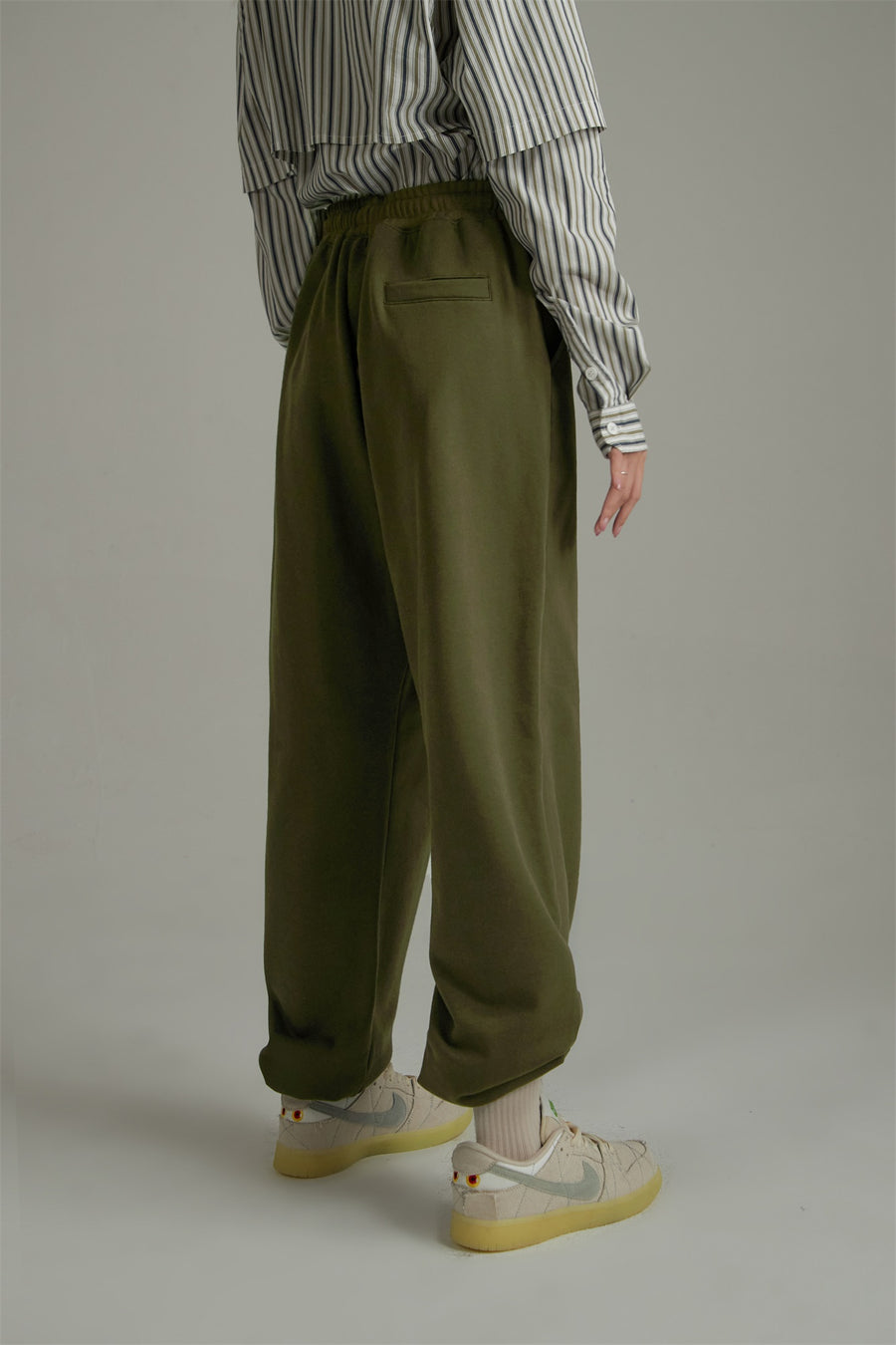 CHUU Casual Loose Fit Jogger Pants