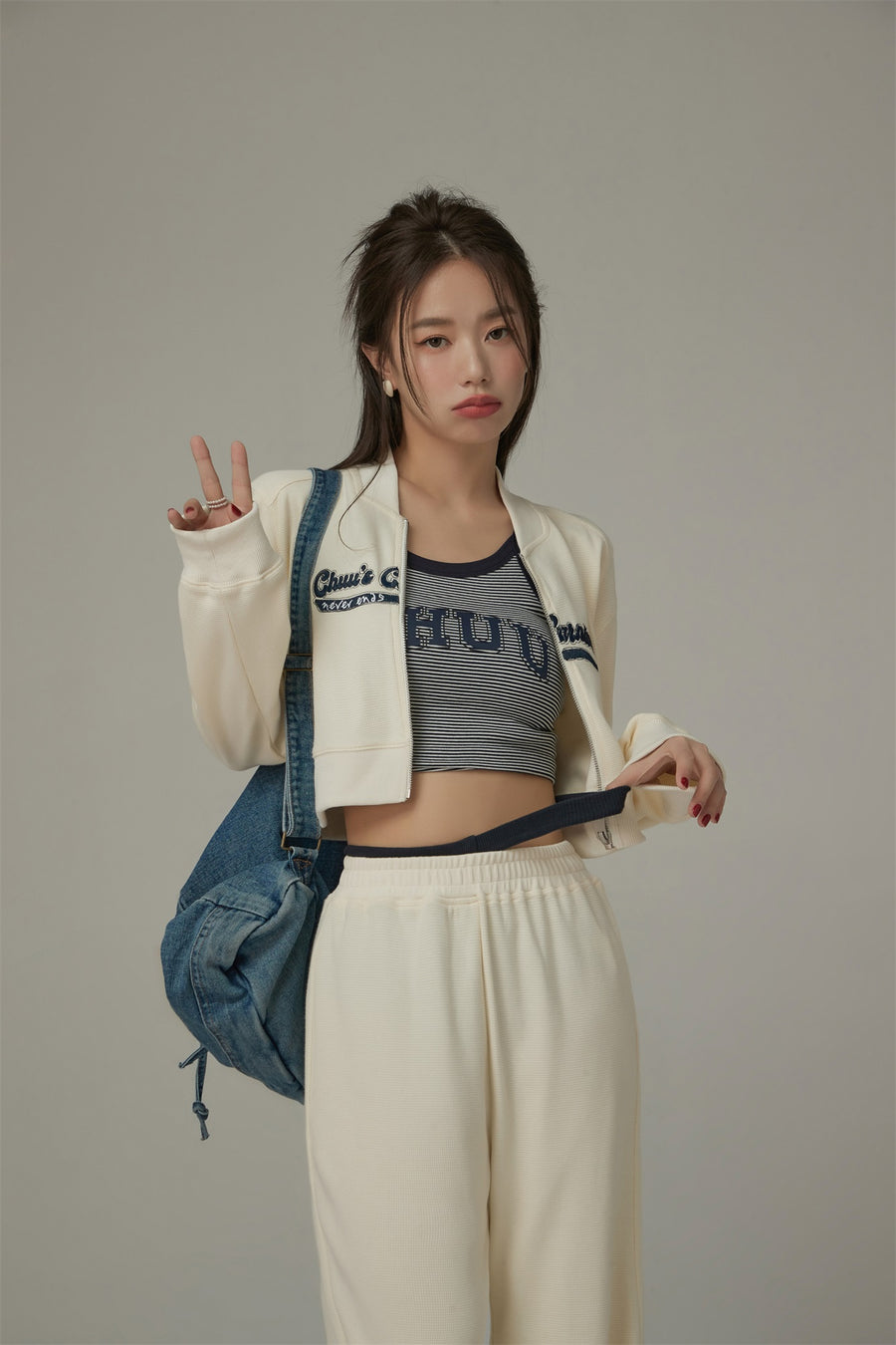 CHUU Color Matching Line Cropped Zip-Up