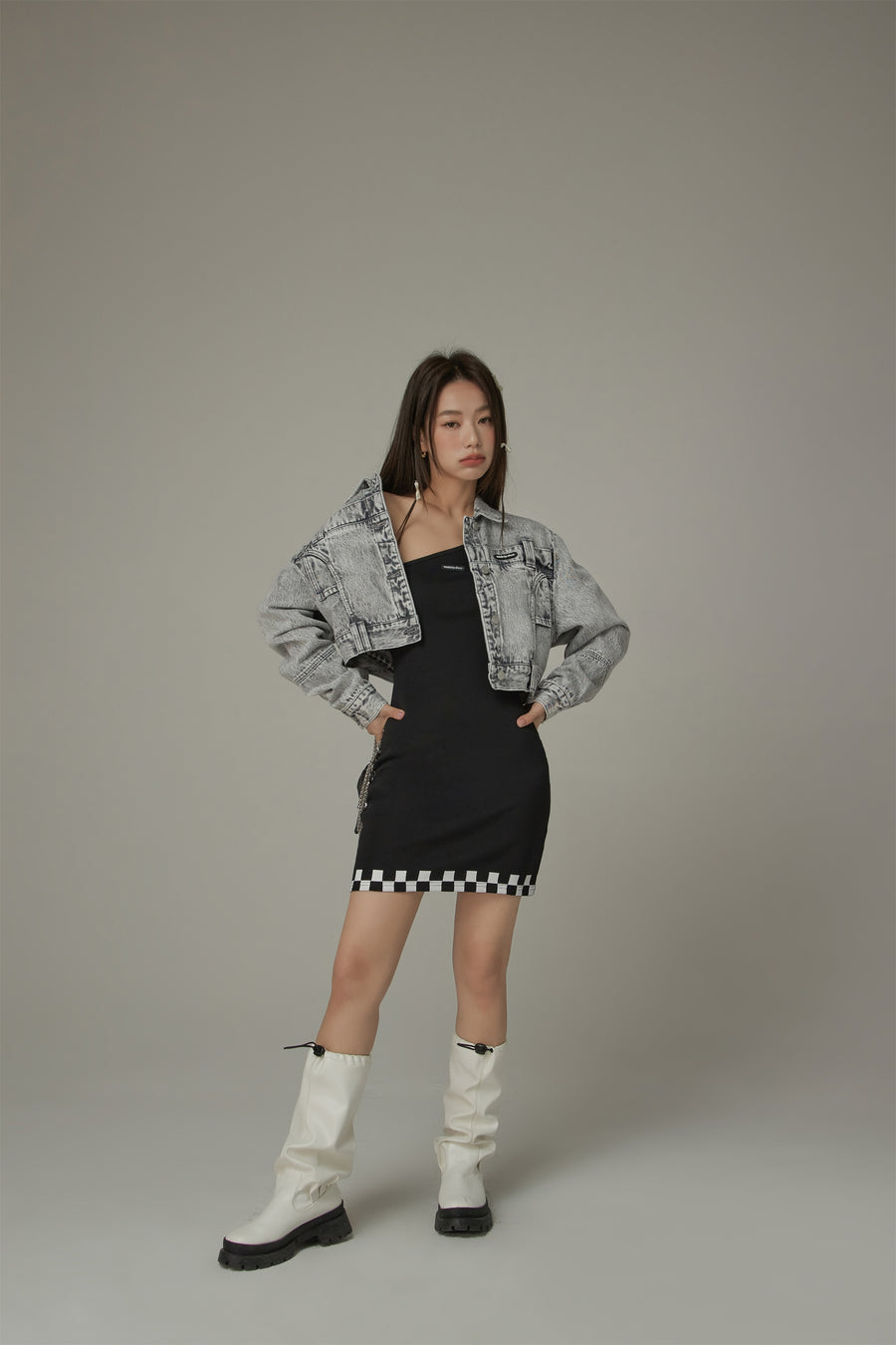 CHUU Back Cut Out Cropped Denim Jacket