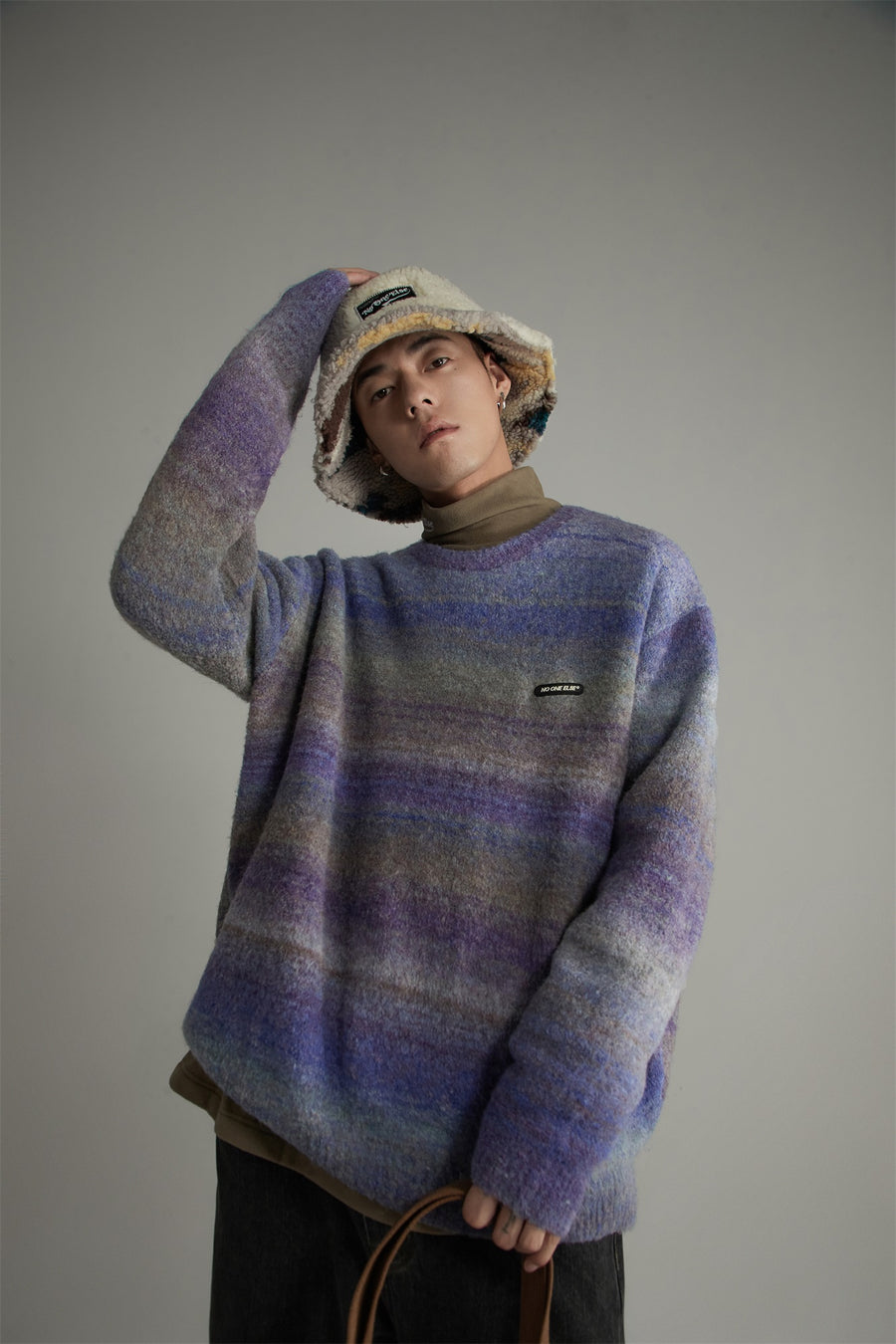 CHUU Gradient Stripe Knit Sweater