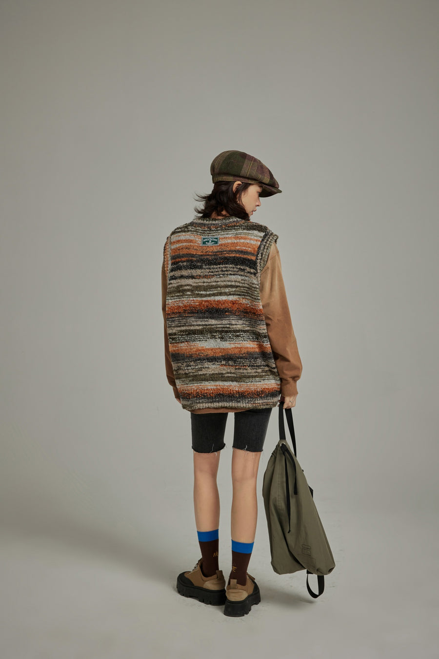 CHUU Mixed Color Blur Stripes Knit Vest