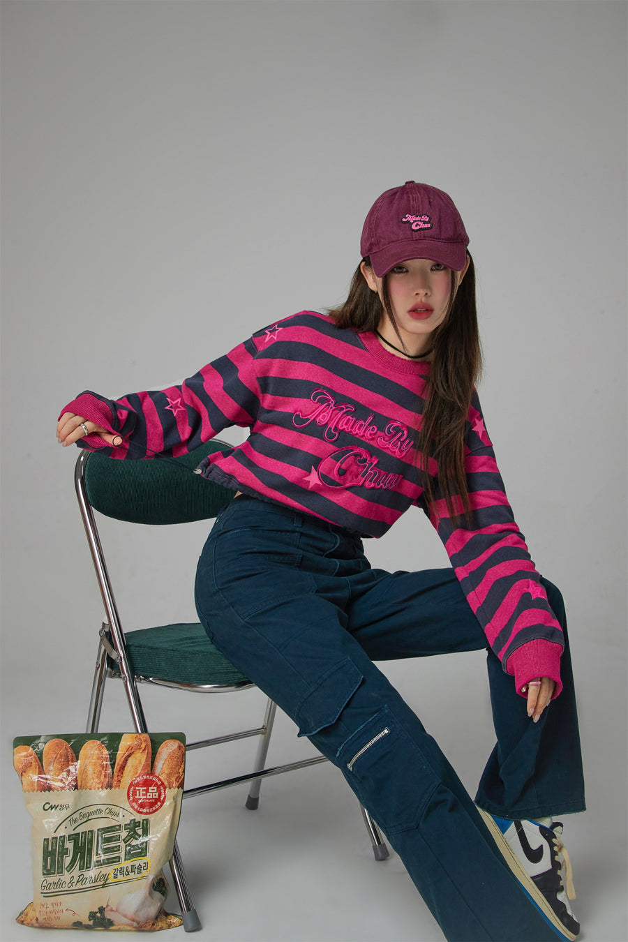 CHUU At My Best Stripe Cropped Sweatshirt