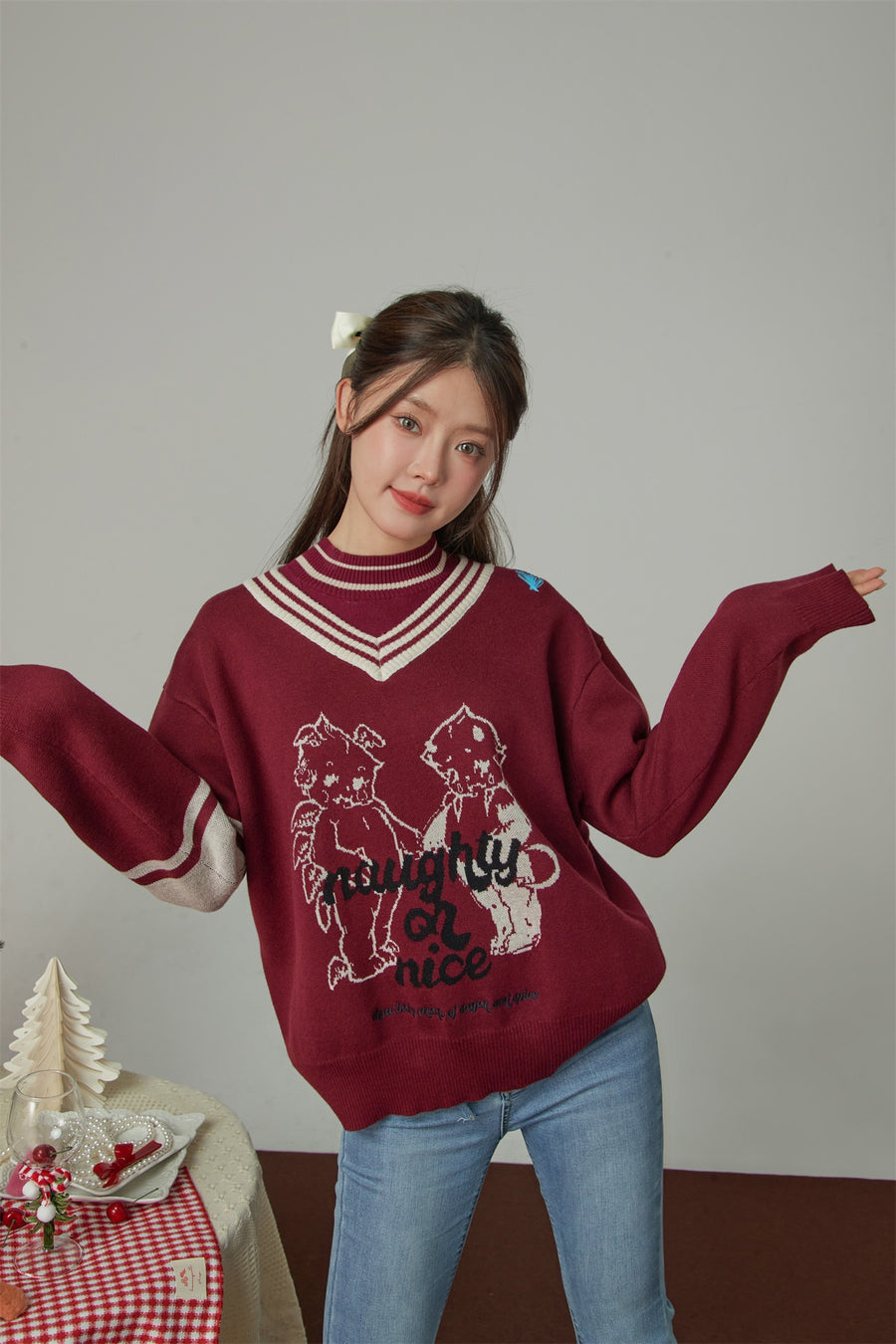 CHUU Angel And Devil V-Neck Knit Sweater