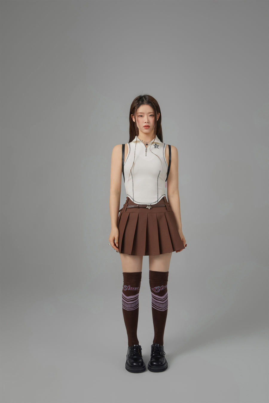 CHUU Desire A Legacy Half Zip-Up Sleeveless Top