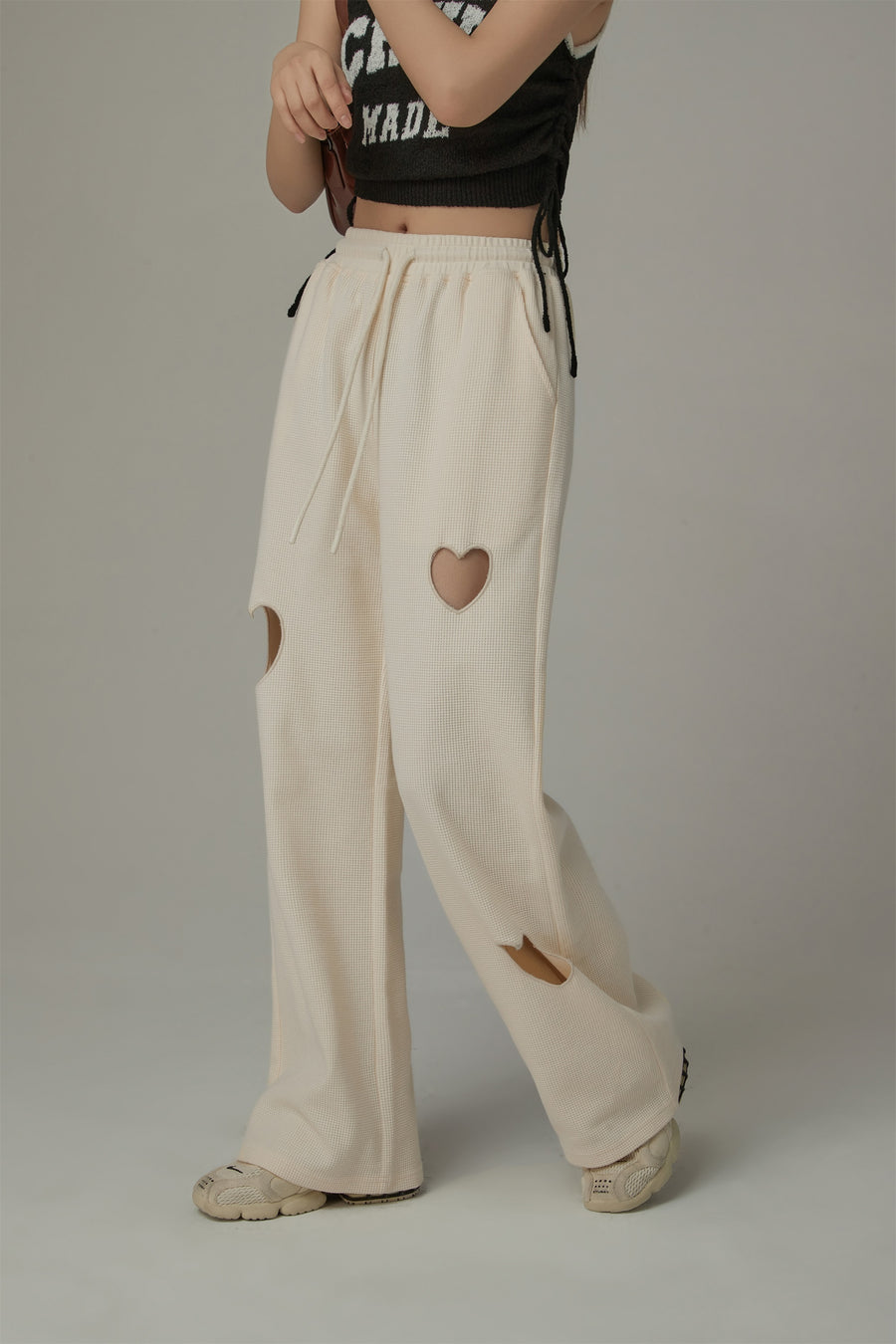 CHUU Heart Jogger Pants