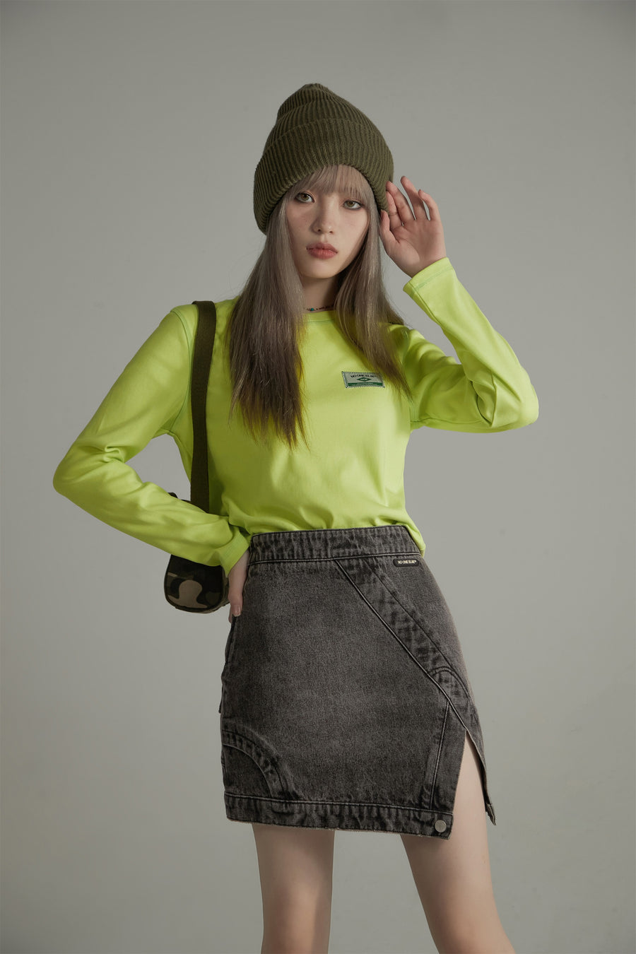 CHUU Unbalanced A-Line Denim Skirt