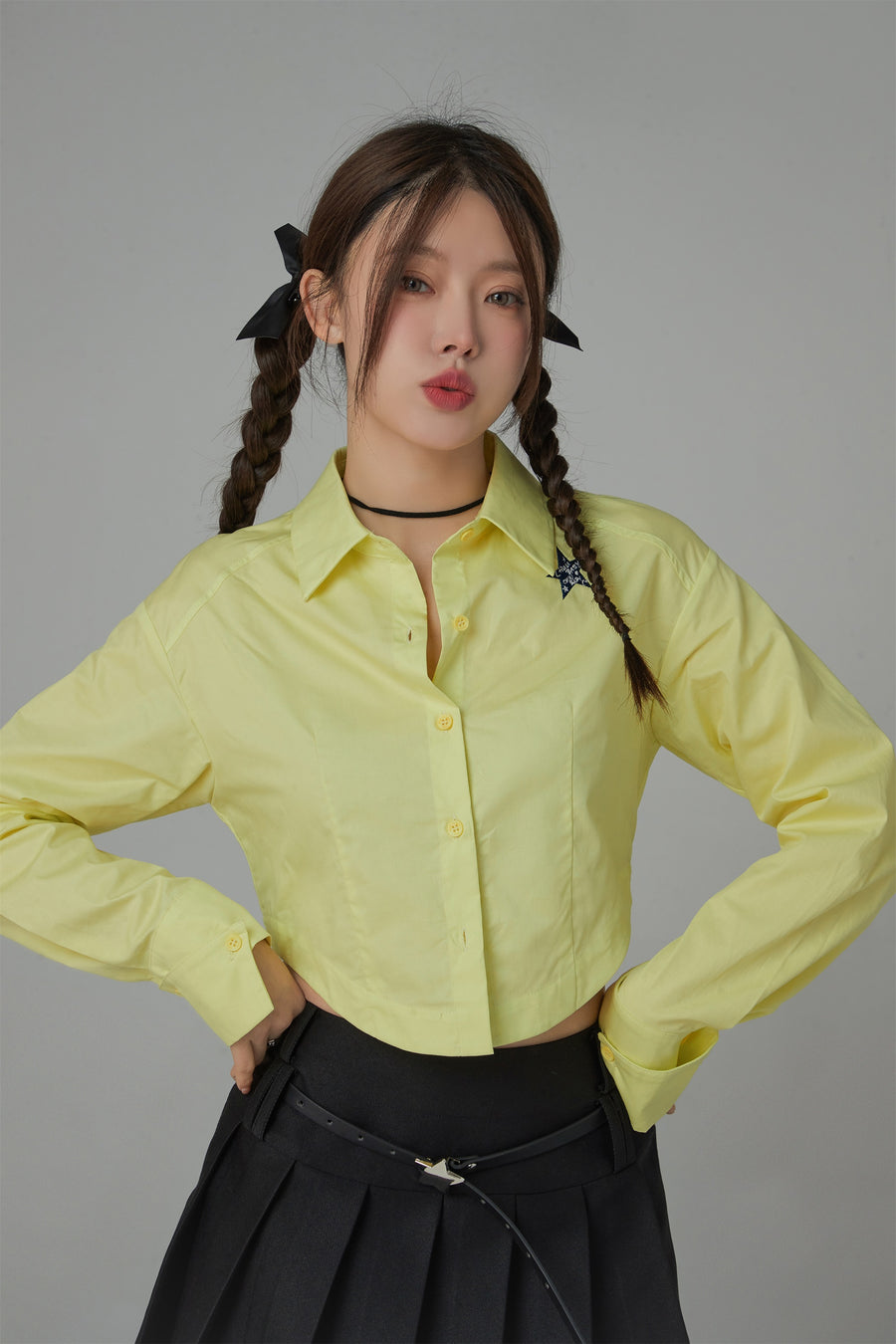 CHUU Drivers License Colored Cropped Shirt