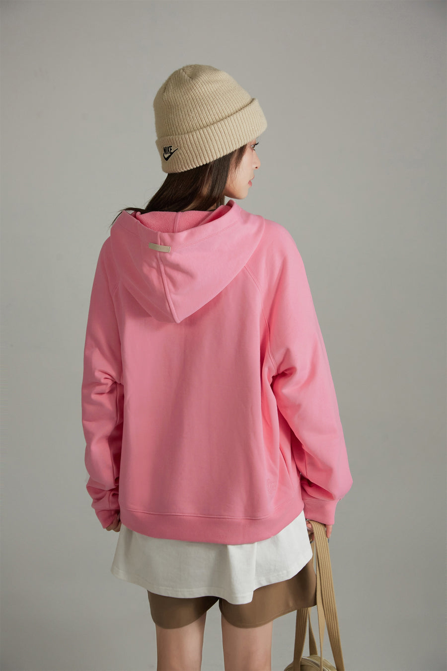 CHUU Noe Raglan Hoodie