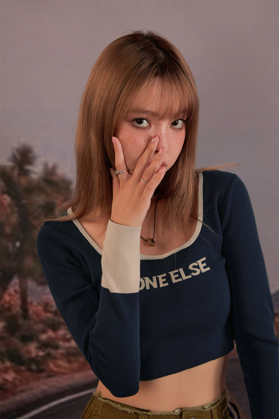 CHUU Round Neck Lettering Long Sleeve Crop Knit Top