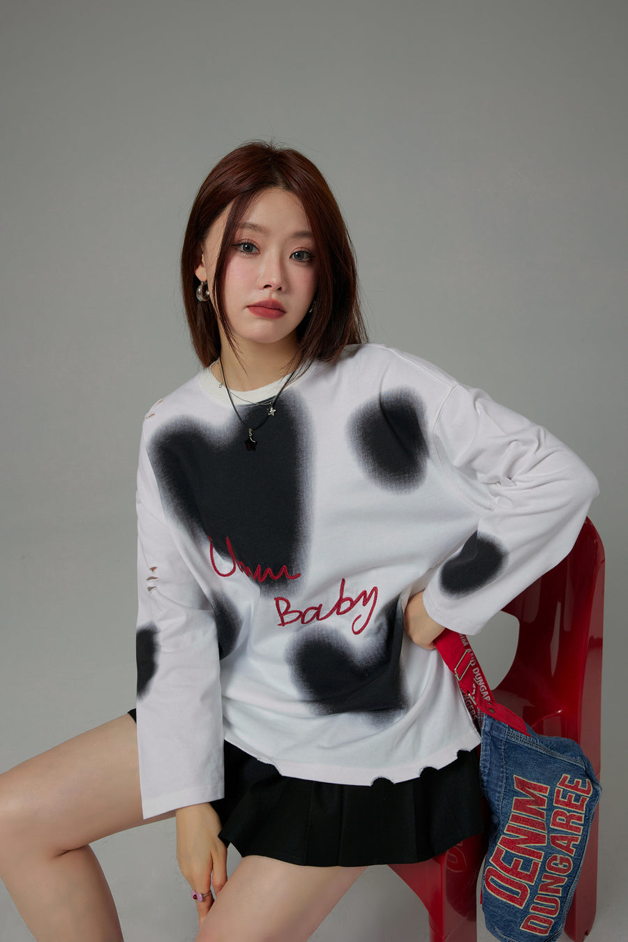 CHUU Lightly Distressed Heart Loose Fit T-Shirt