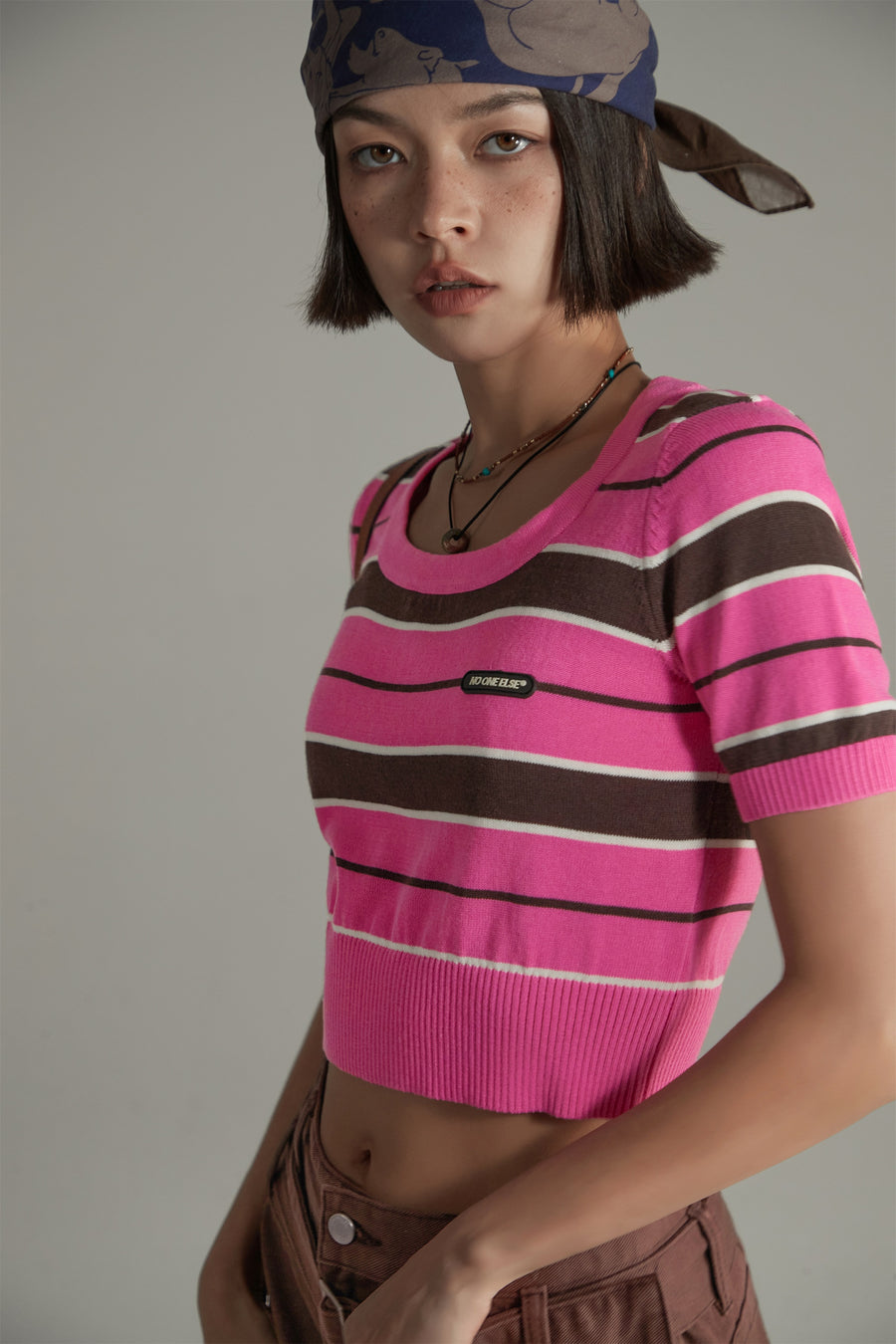 CHUU Striped Cropped Knit Top