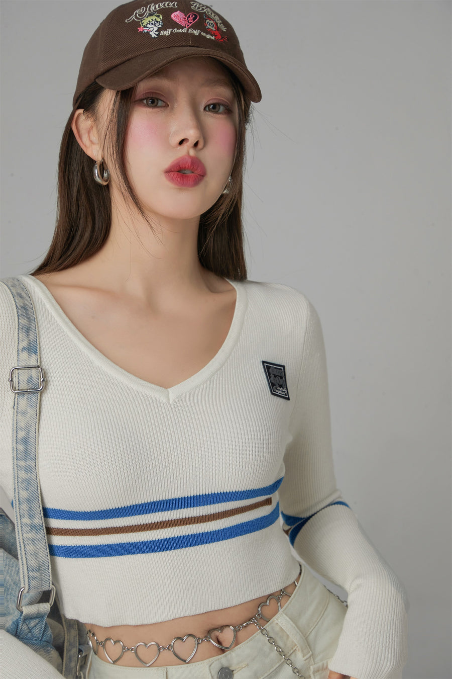 CHUU Unlock Stripes V-Neck Cropped Knit Sweater