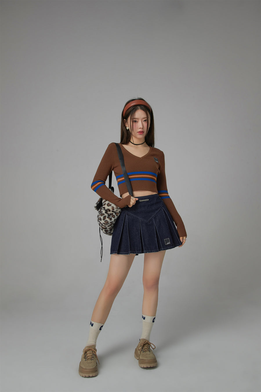 CHUU Paradise Island Washed Denim Pleated Skirt