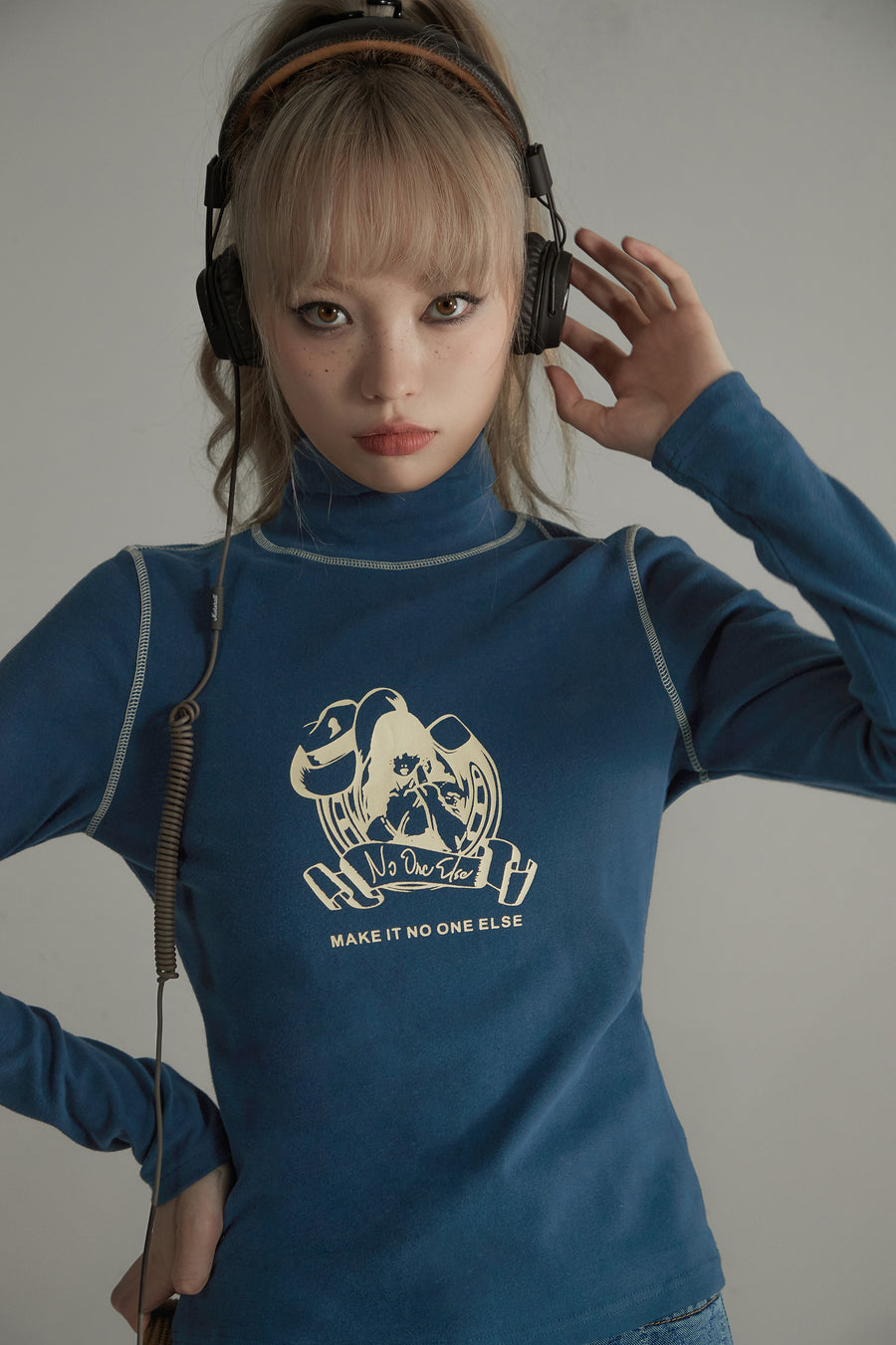 CHUU Stitching Turtleneck Long-Sleeves Top