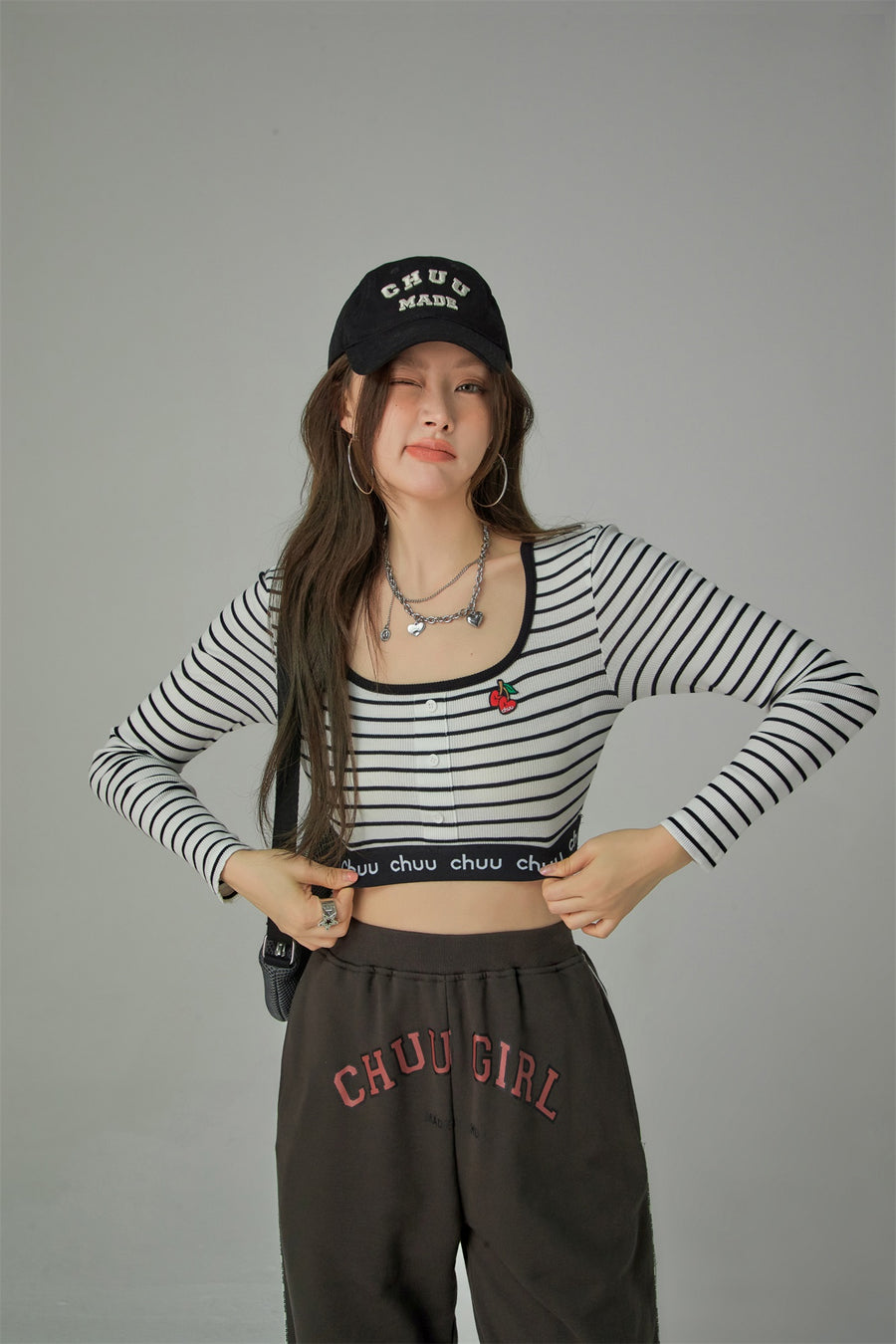 CHUU Slim Buttons Crop T-Shirt