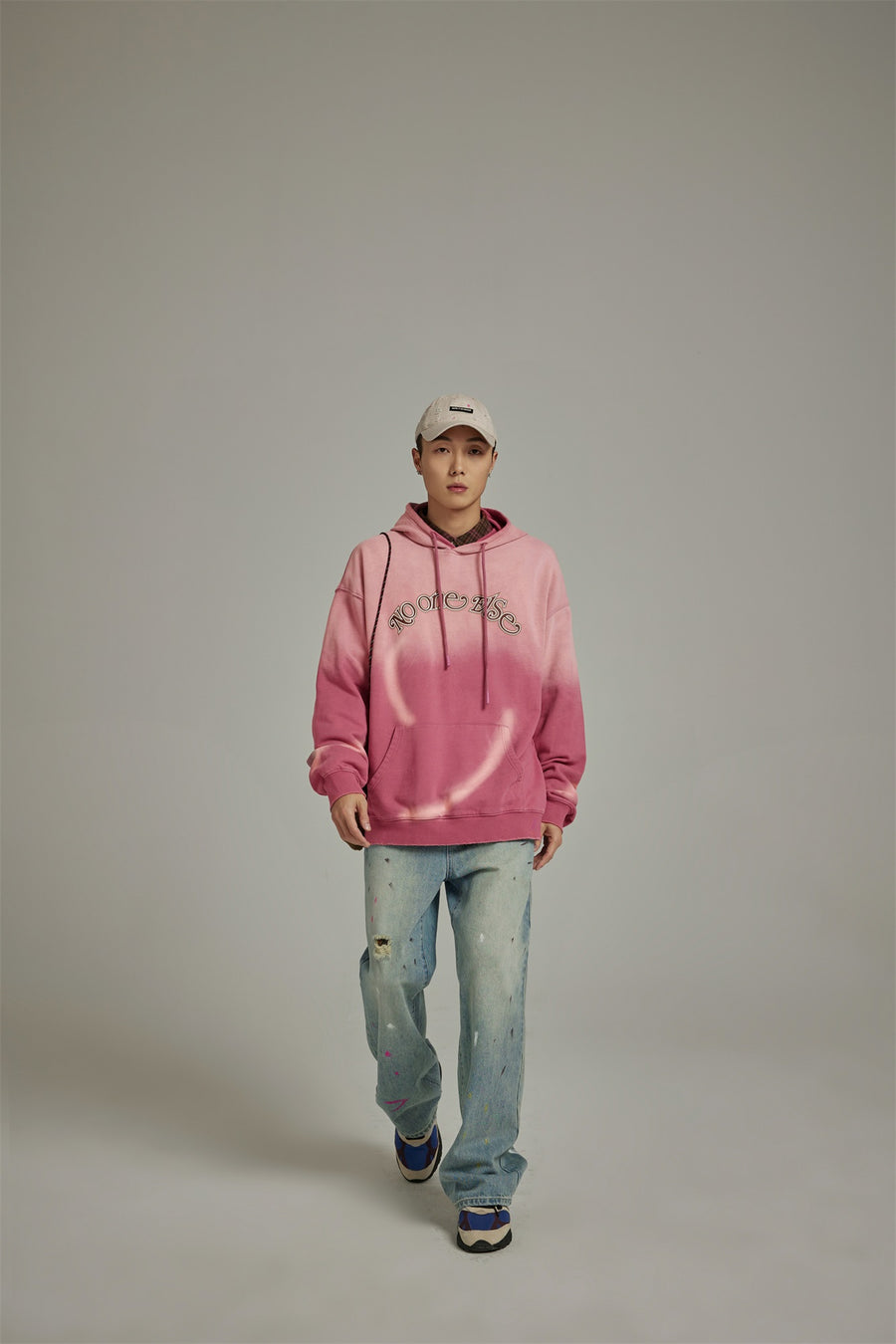 CHUU Gradient Color Front Pocket Hoodie