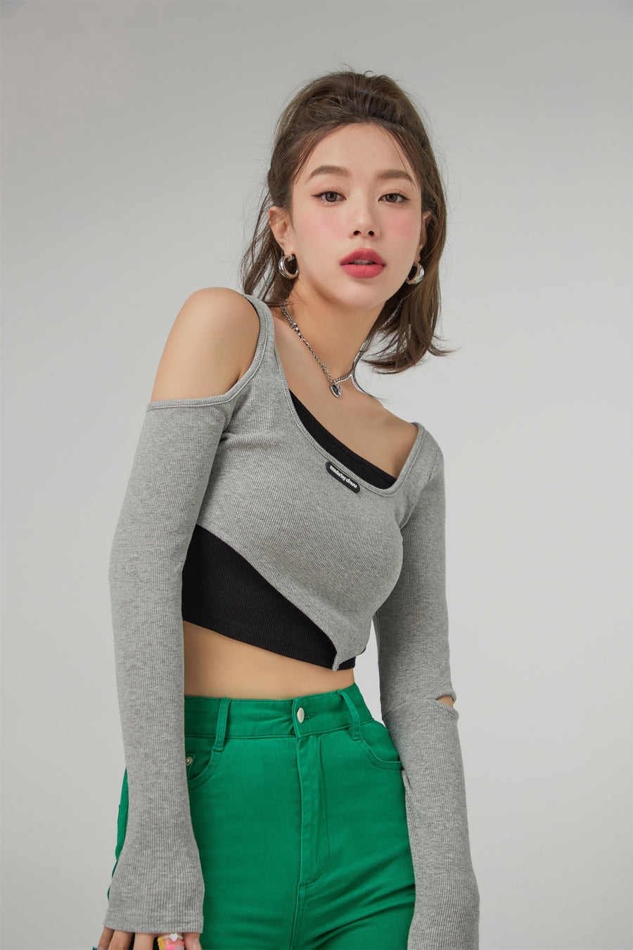 CHUU 2-Layer Unbalanced Long-Sleeved Top