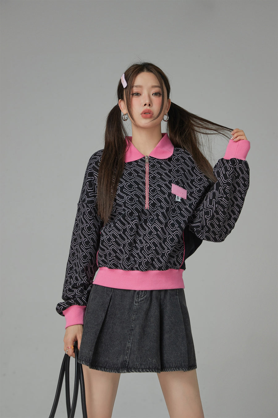 CHUU Weekends In Rome Half Zip-Up Sweatshirt