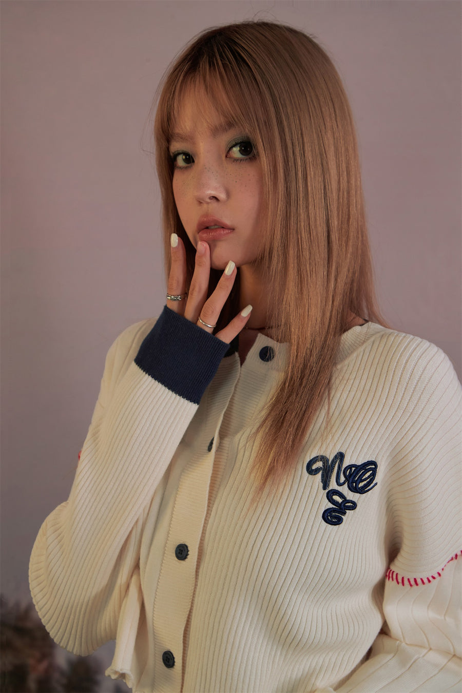 CHUU Round Neck Noe Logo Cardigan