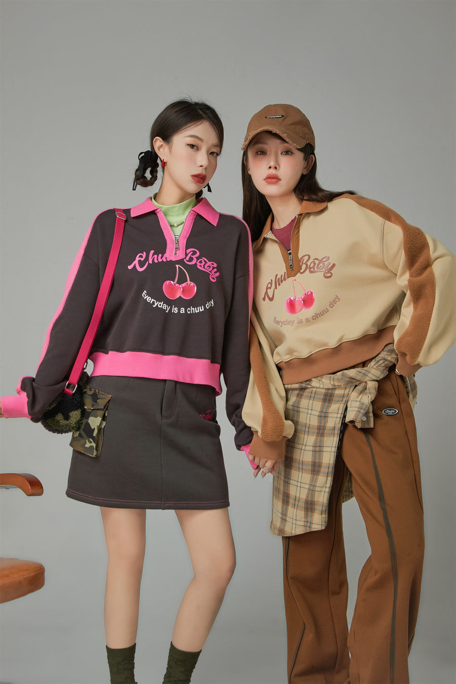 CHUU Your Favorite Girl Cherry Fleece Loose Sweatshirt