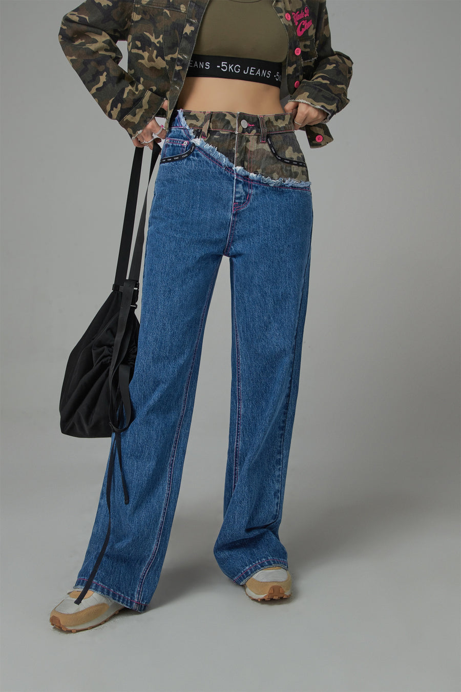 CHUU Stitched Camouflage Straight Denim Pants