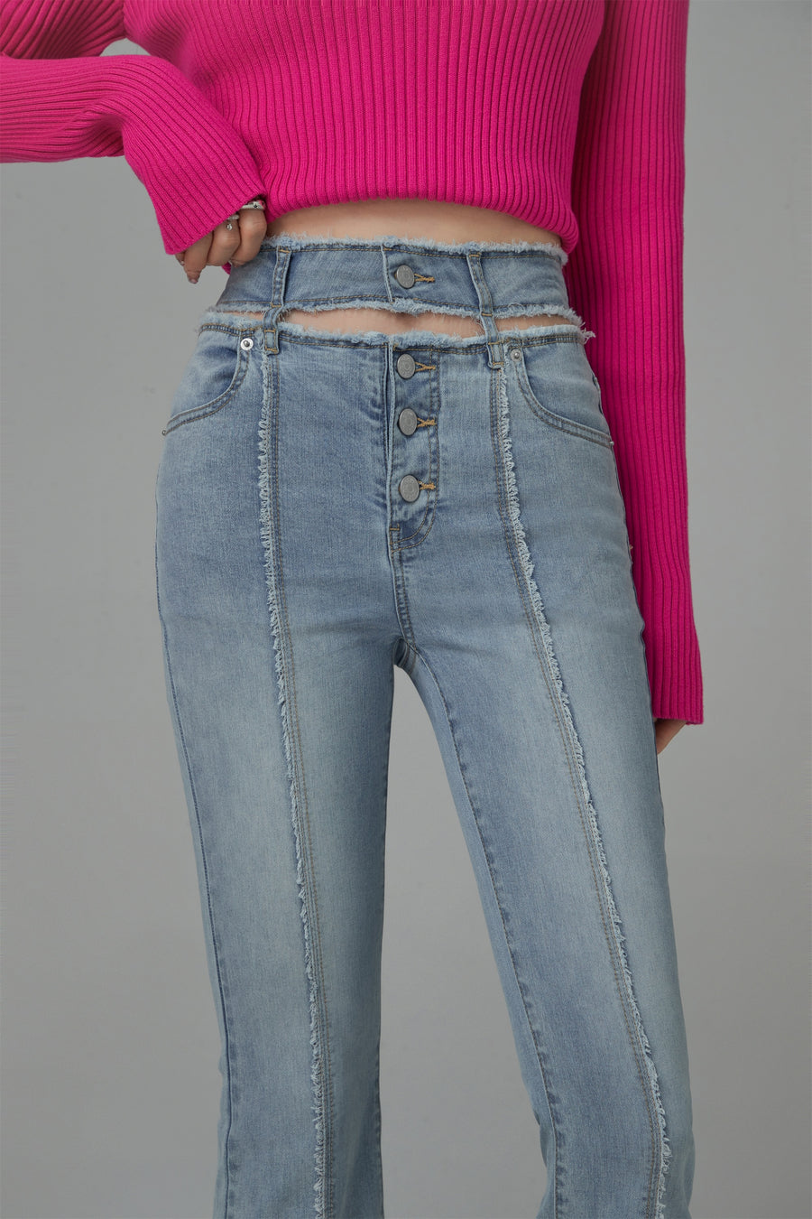 CHUU Front Slit Cutout High-Waist Washed Jeans