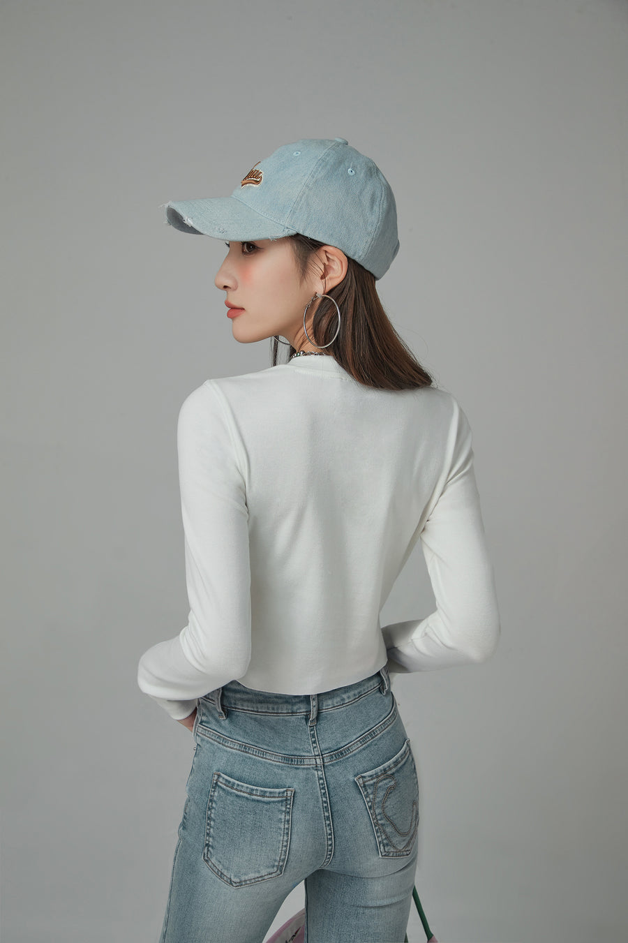 CHUU Unbalanced Long Sleeve T-Shirt