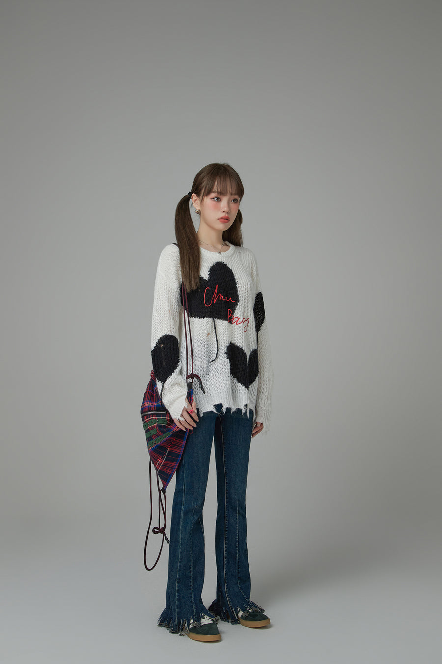 CHUU Distressed Heart Loose Fit Sweater