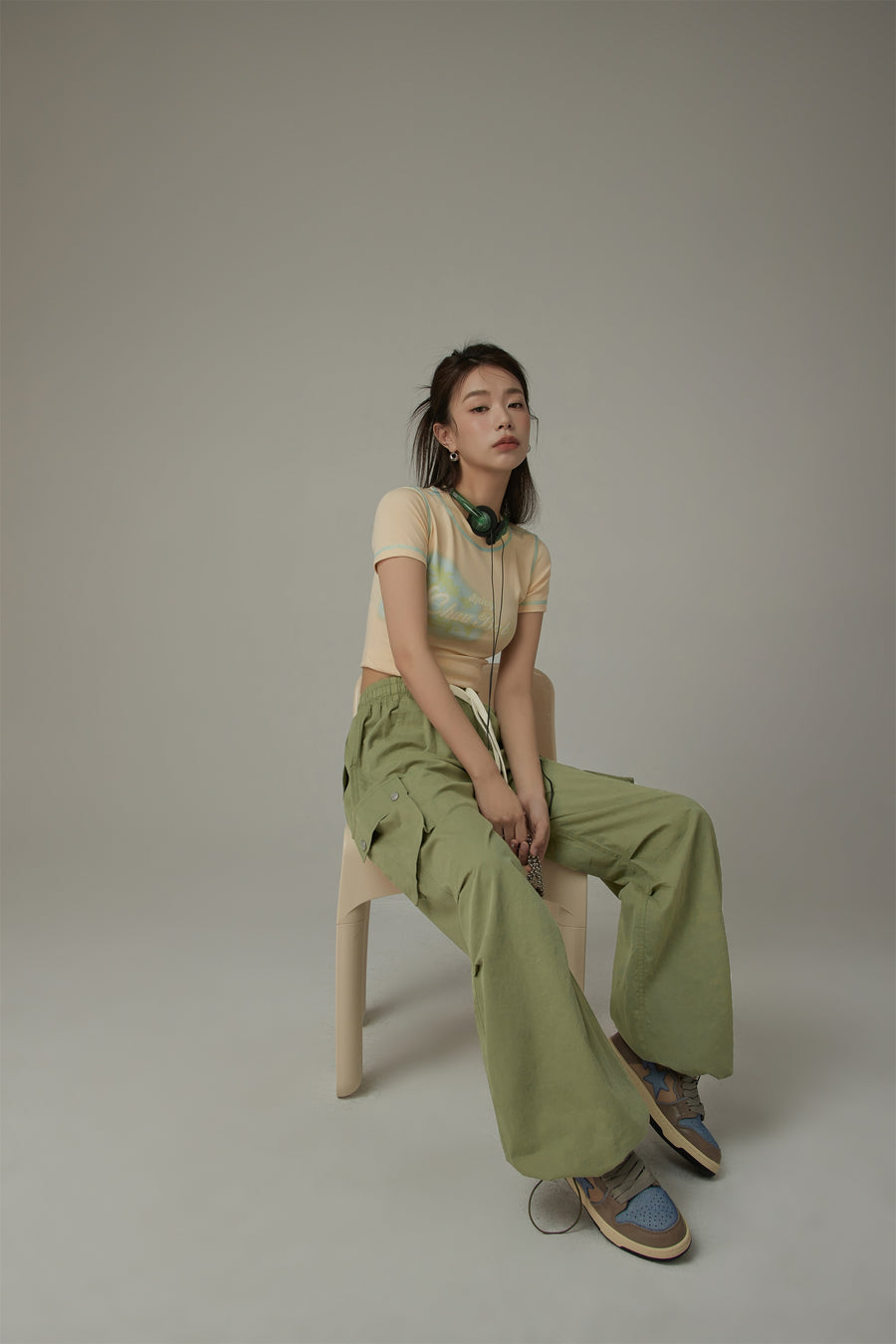 CHUU Basic Color String Cargo Wide Pants