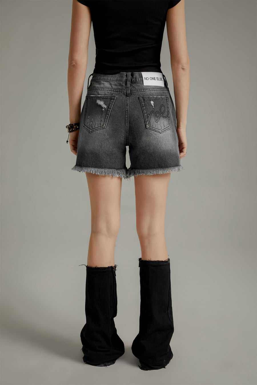 CHUU Distressed Denim Shorts