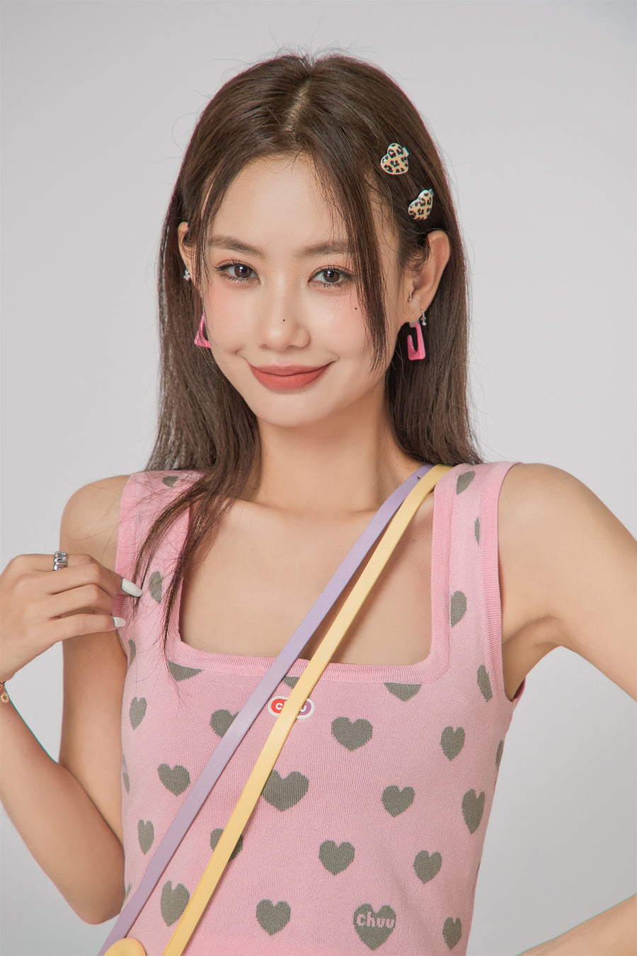 CHUU Heart Print Knit Sleeveless Top