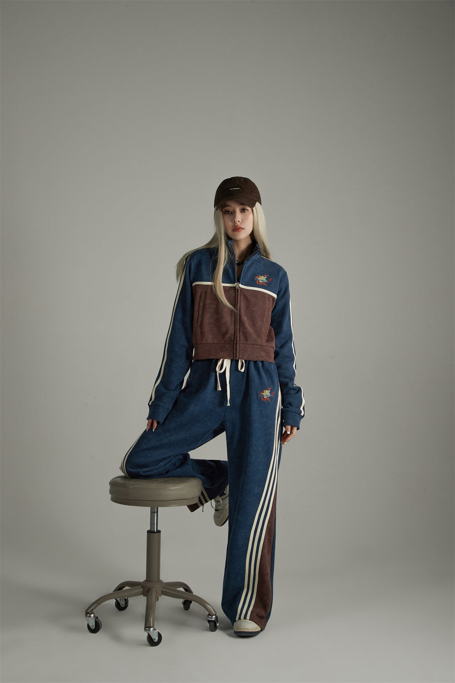 CHUU High Neck Crop Zip-Up