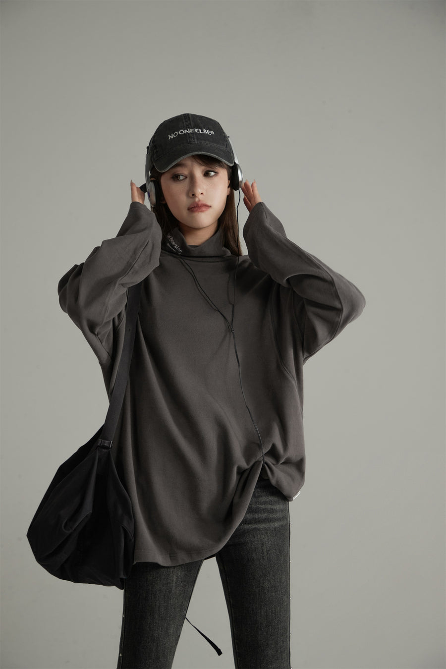 CHUU Soft Basic Turtle Neck T-Shirt